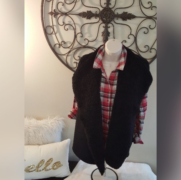 Chelsea & Theodore Jackets & Blazers - Chelsea & Theodore Faux Suede Vest